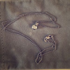 Beautiful bezeled Diamond necklace•White Gold•